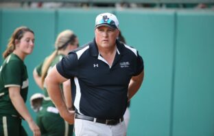 Baylor head coach Glenn Moore gets 900th career win